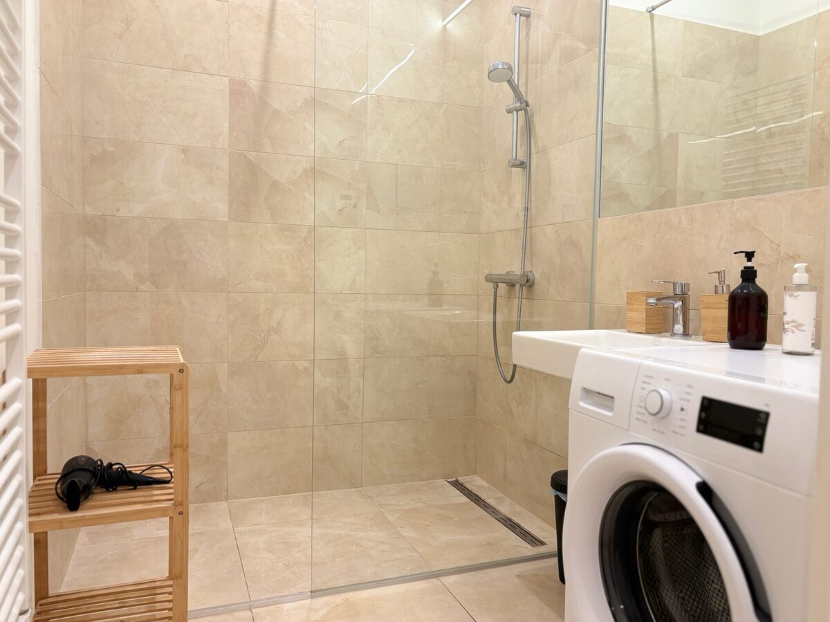 Bathroom with washing machine