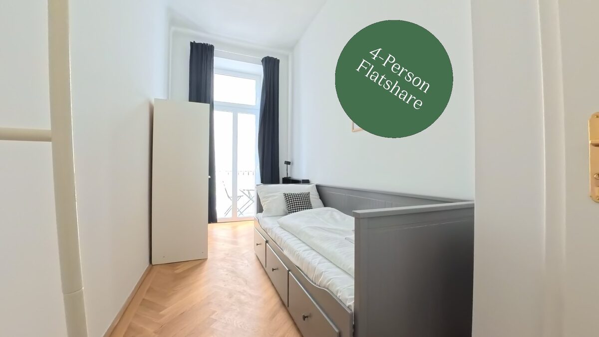 Classic Room with balcony — Traunfelsgasse 7
