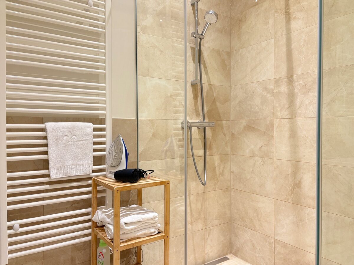 Walk-in shower