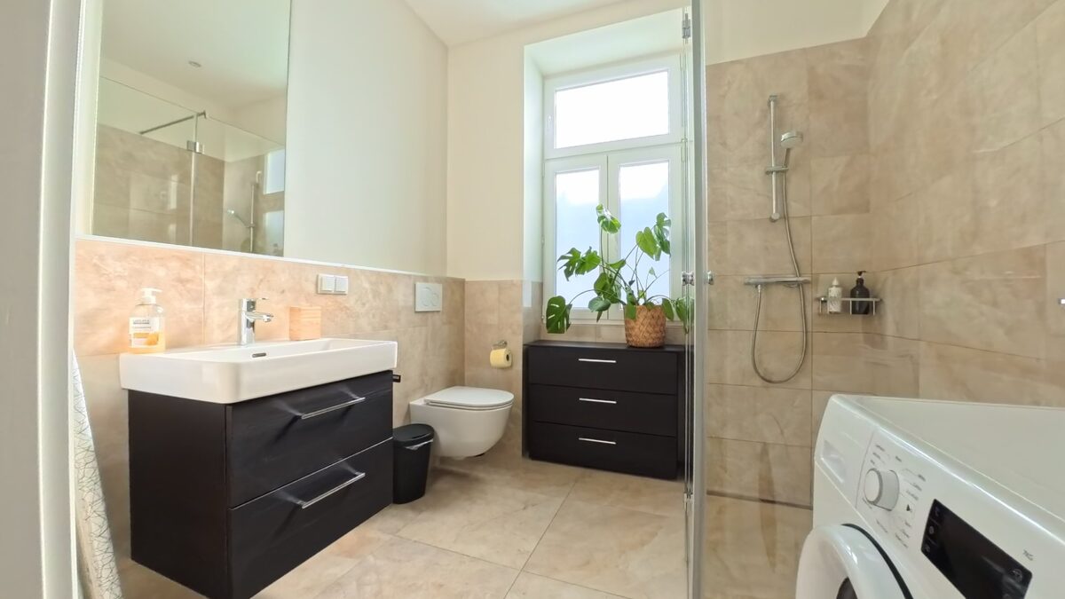 Bathroom with washing machine